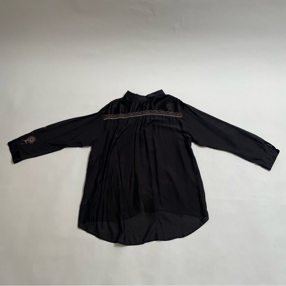 JOHNNY WAS CALME silk blend embroidered oversized button down - Picture 3 of 9